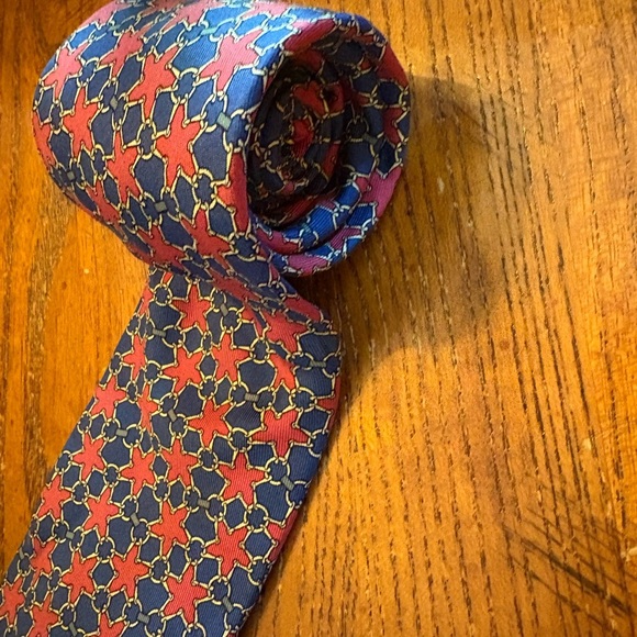 Hermés 100% Silk Stylish Blue and Red Patterned Men's Tie EUC! - Picture 2 of 8